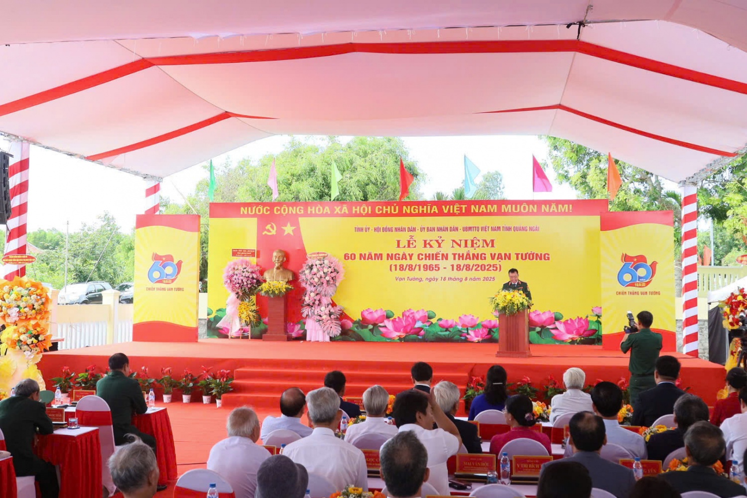 Toàn cảnh Lễ kỷ niệm 60 năm Chiến thắng Vạn Tường.