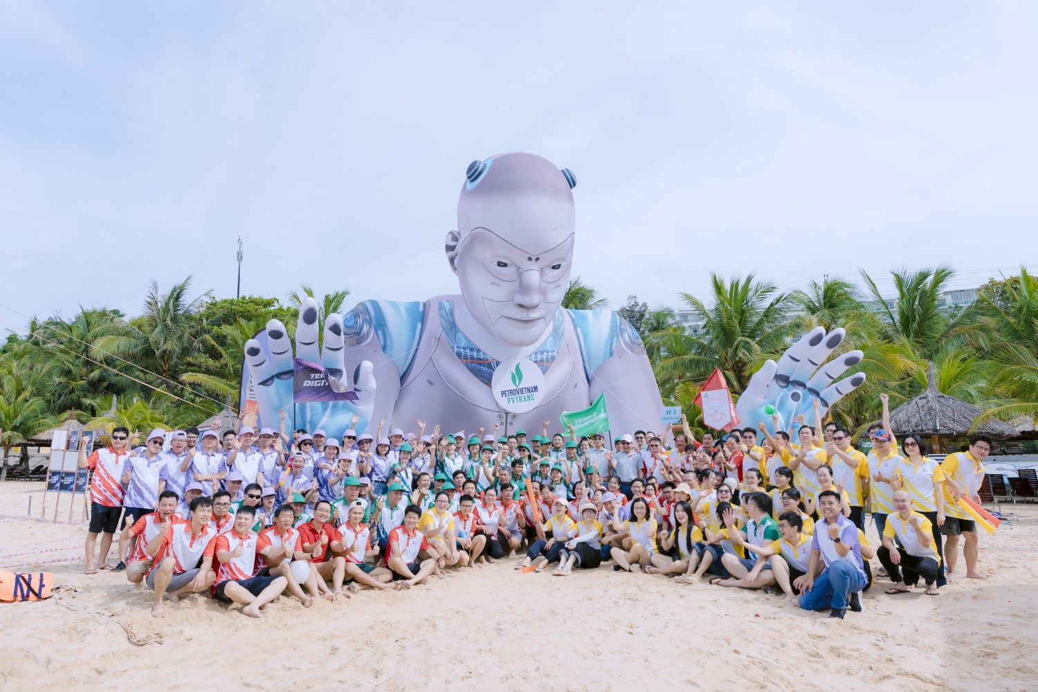 Sự kết hợp giữa trao đổi chuyên môn và hoạt động gắn kết tập thể teambuilding giúp tăng cường sự đồng thuận, nhiệt huyết và khơi dậy tinh thần đoàn kết, sáng tạo trong tập thể PVTrans.