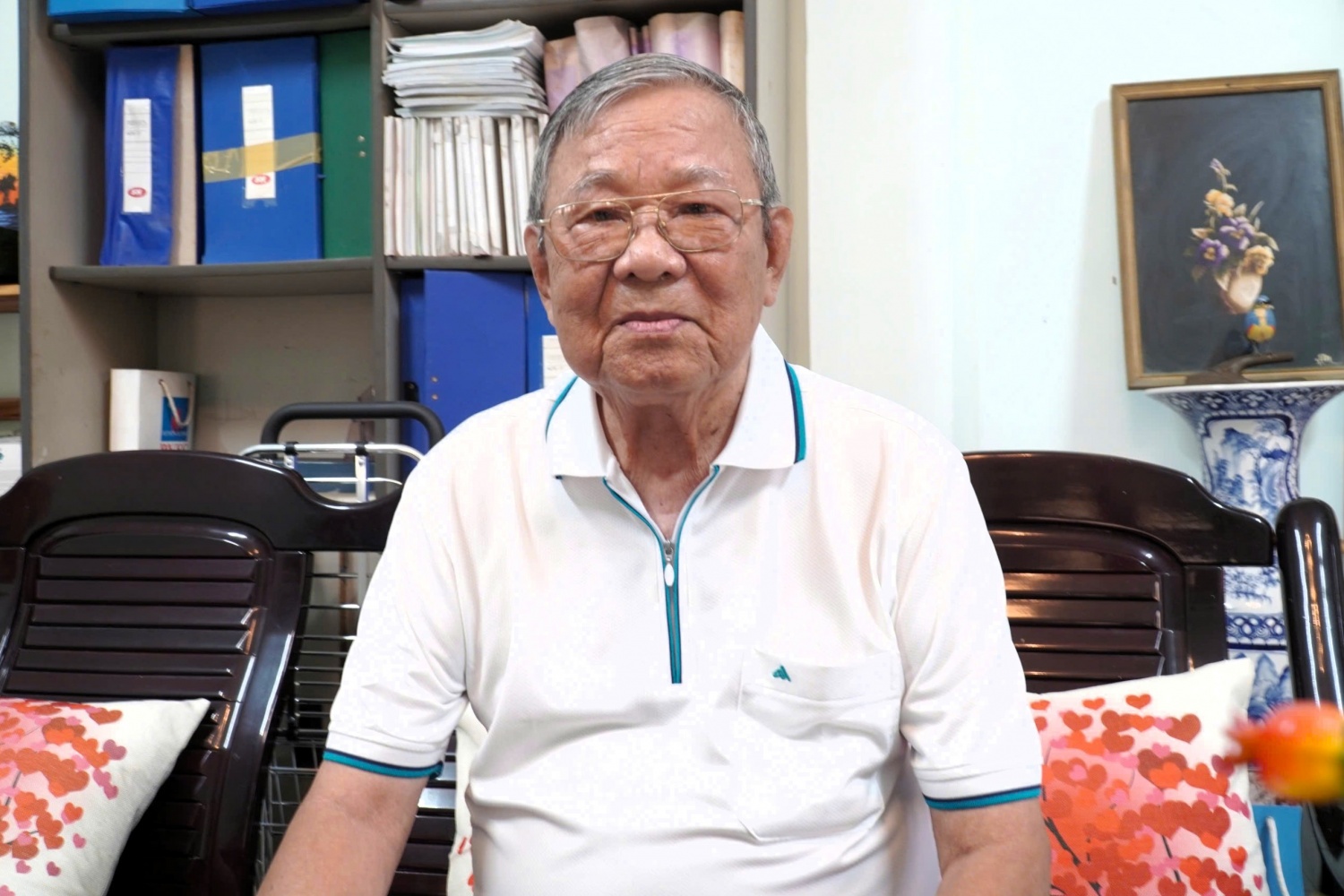 TS Đặng Của - nguyên Vụ trưởng Vụ Khoan - Khai thác Dầu khí. Ông từng là người chỉ huy cao nhất về khoan của Xí nghiệp Liên doanh Dầu khí Việt - Xô (Vietsovpetro), Giám đốc Petrovietnam II từ năm 1988, Phó Giám đốc Công ty Thăm dò Khai thác Dầu khí (1993), Phó Tổng Giám đốc phụ trách khoan của Vietsovpetro (1995-1999)