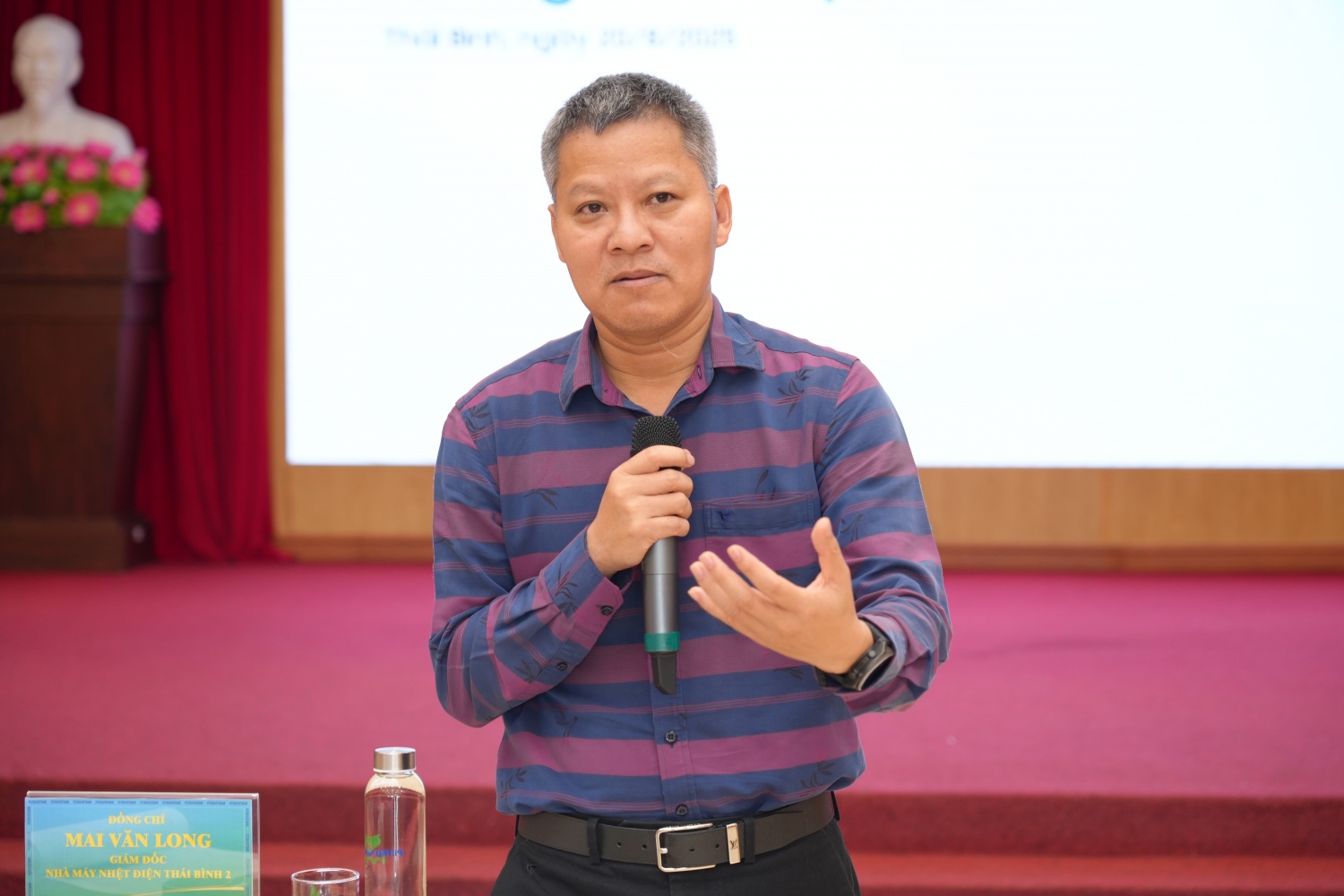 Ông Mai Văn Long - Bí thư Đảng ủy, Giám đốc NMNĐ Thái Bình 2,mong muốn tập thể CBCNV Nhà máy sẽ xây dựng được hình ảnh và giá trị văn hóa riêng biệt, để mỗi người luôn tự hào khi là người lao động của Nhà máy