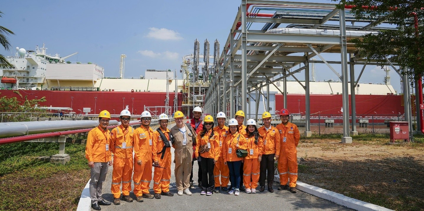 Tại PV GAS LNG văn hóa được xây dựng dựa trên giá trị cốt lõi của PV GAS: An toàn – Chuyên nghiệp – Đổi mới – Hợp tác và Hiệu quả.
