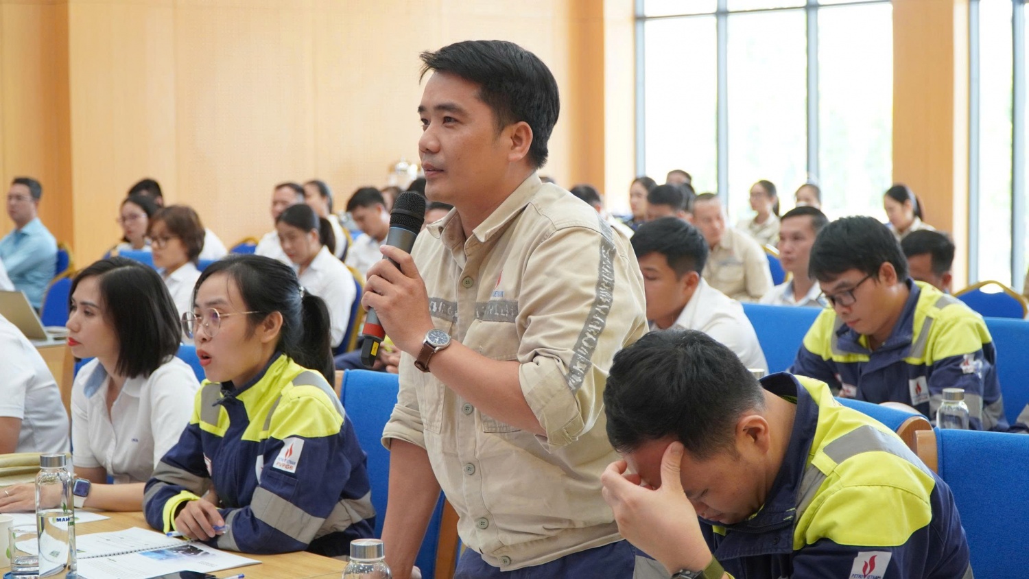 CBCNV NMNĐ Thái Bình 2 trao đổi, thảo luận tại buổi đào tạo