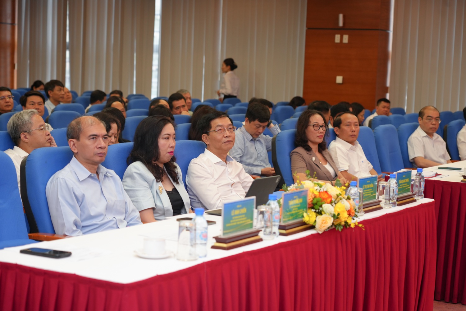 Các đại biểu tham dự hội nghị