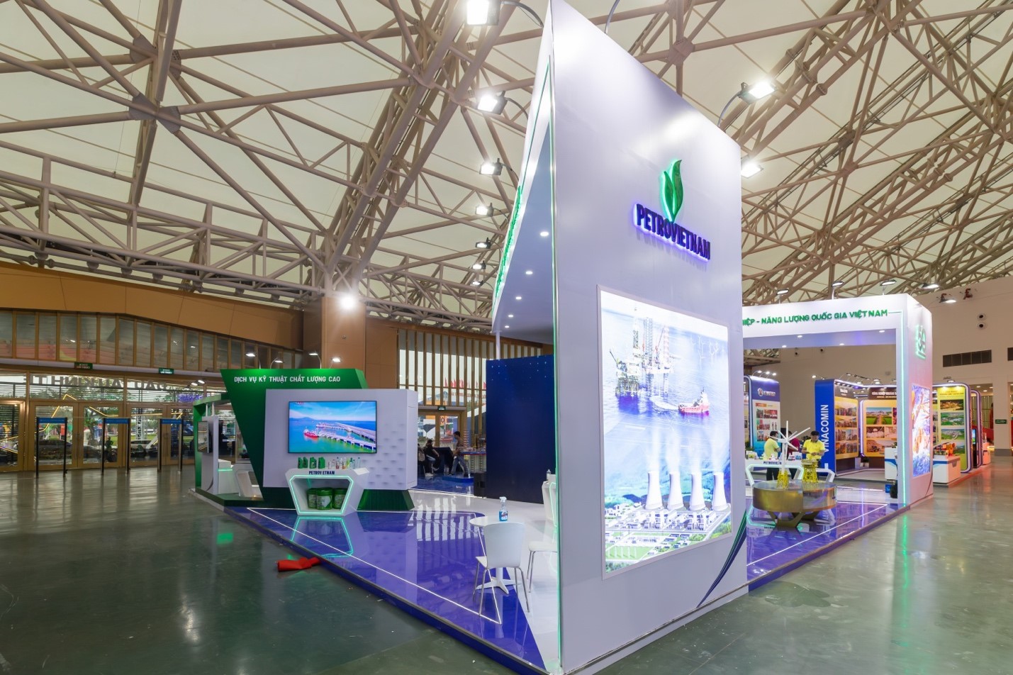 Khu vực gian triển lãm của Petrovietnam