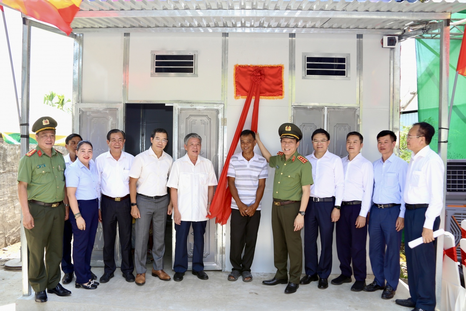 Lễ khánh thành và bàn giao căn nhà mẫu cho gia đình ông Thạch Sa Ruôl (ấp Nguyệt Lãng B).