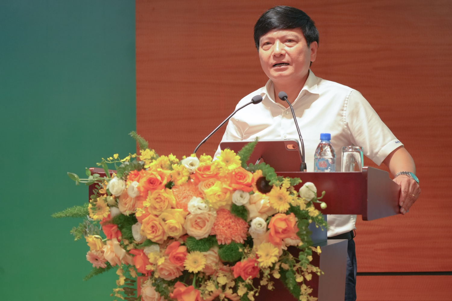 Đồng chí Lê Anh Chiến - Ủy viên Ban Chấp hành Đảng bộ, Phó Trưởng ban phụ trách Ban Tuyên giáo và Dân vận Đảng ủy Petrovietnam nhấn mạnh, cần phát huy vai trò tiên phong của đội ngũ đảng viên, góp phần đưa Tập đoàn phát triển bứt phá với tầm vóc mới.