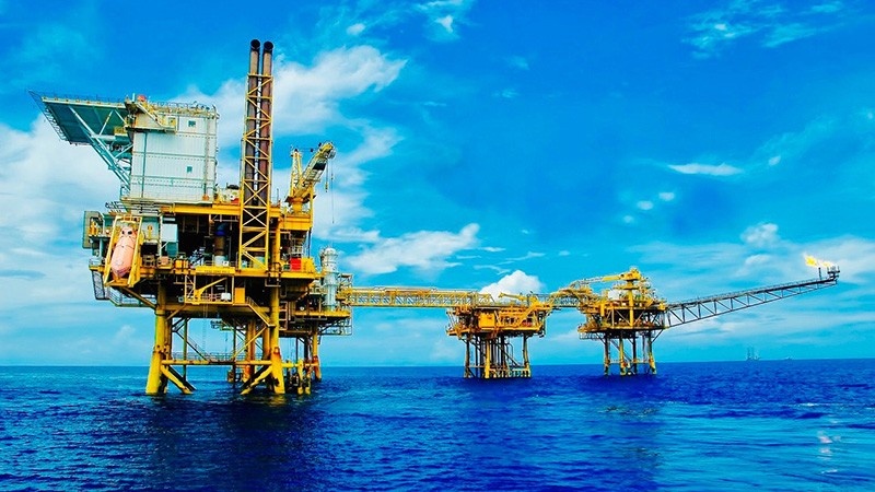 Cụm giàn khai thác ngoài khơi Việt Nam thuộc mỏ Bạch Hổ