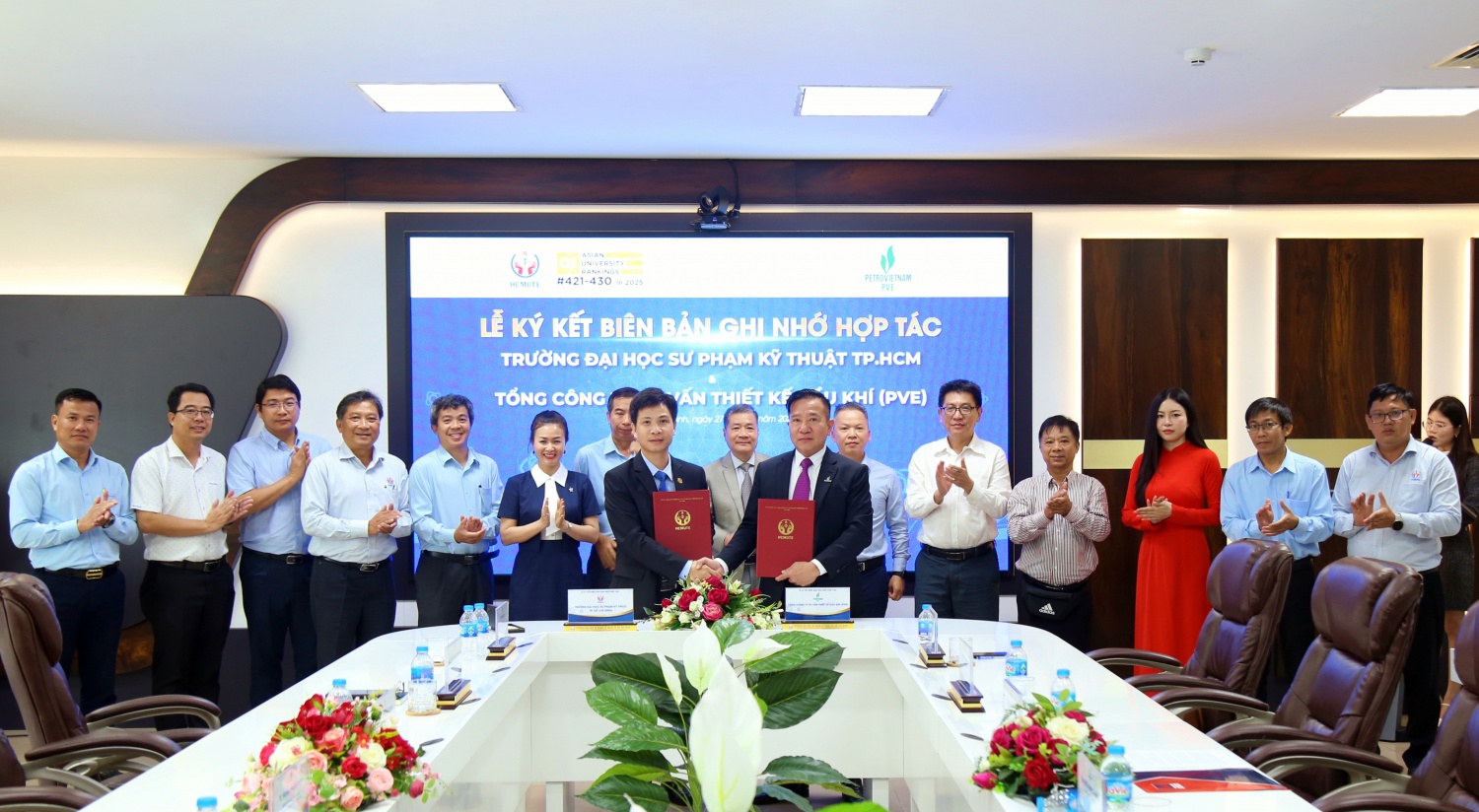 Lễ ký kết biên bản ghi nhớ hợp tác toàn diện trong các lĩnh vực đào tạo, nghiên cứu khoa học và phát triển nguồn nhân lực