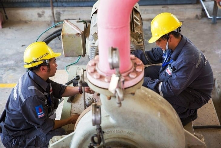 Người lao động PV Power Services đang làm nhiệm vụ bảo trì, bảo dưỡng và sửa chữa các nhà máy điện