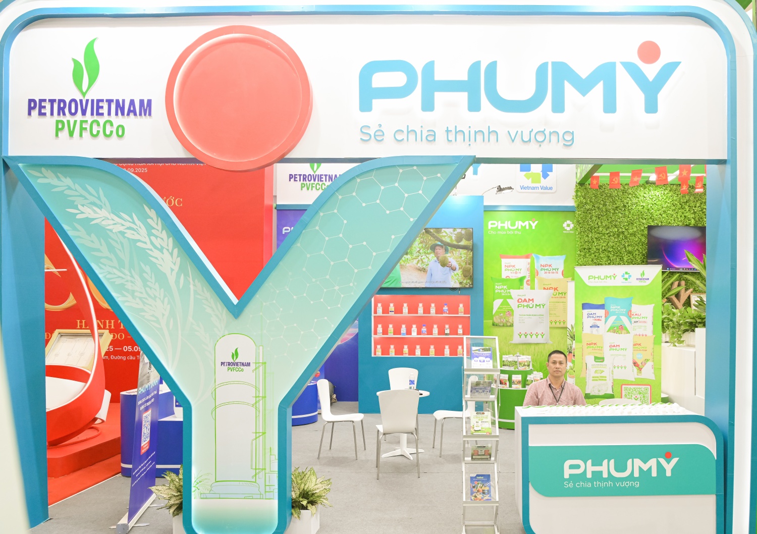 Không gian trưng bày của Phú Mỹ - PVFCCo