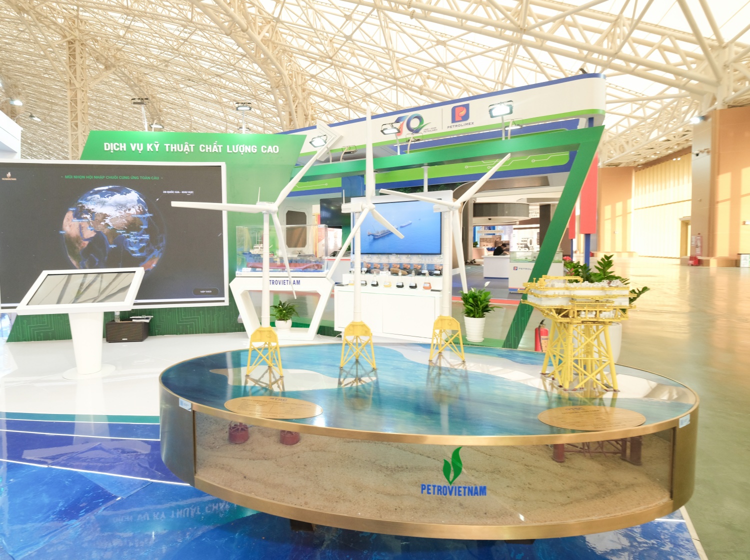 Gian trưng bày của PTSC