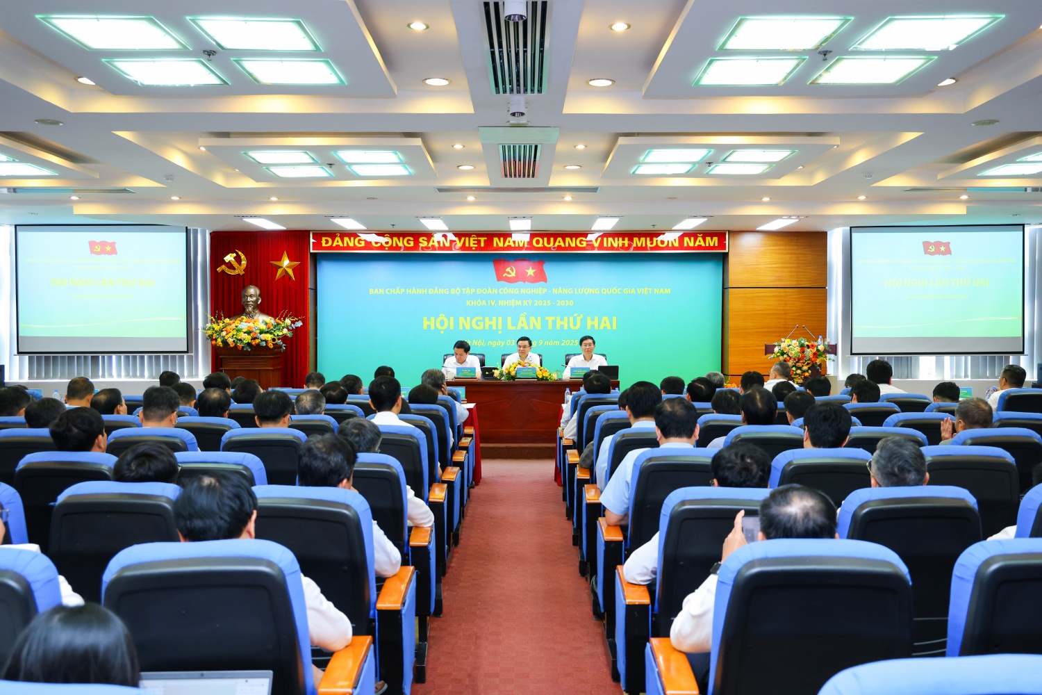 Toàn cảnh hội nghị