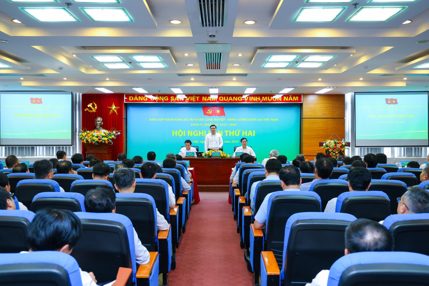 Đồng chí Lê Mạnh Hùng, Bí thư Đảng ủy, Chủ tịch HĐTV Petrovietnam: Tập đoàn đã hoàn thành sứ mệnh với thành tựu nổi bật được thể hiện qua “5 An - 5 Nhất”