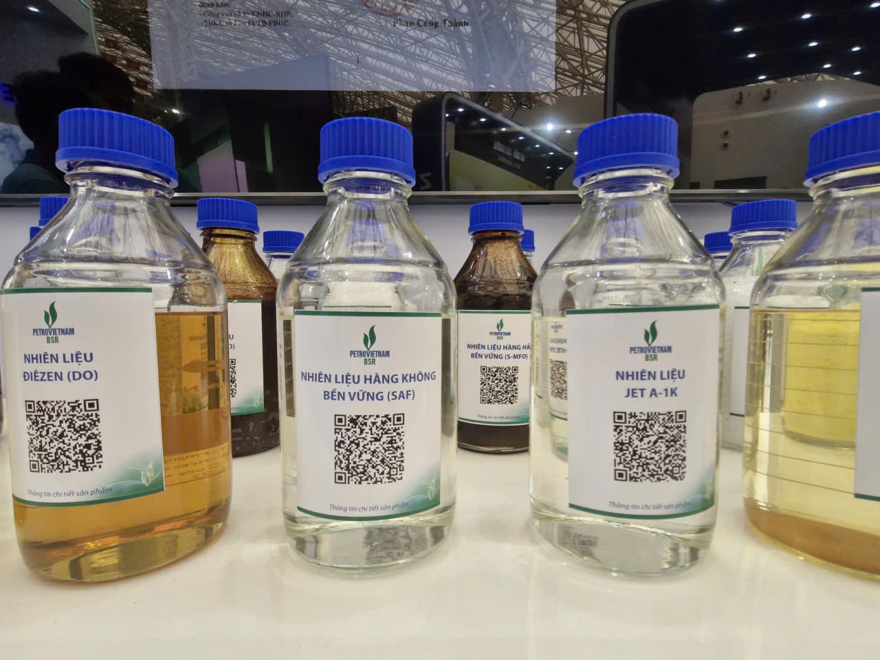 Petrovietnam đã sản xuất thành công các loại nhiên liệu quan trọng cho quân đội Việt Nam, nhiên liệu hàng không bền vững cho máy bay thương mại...