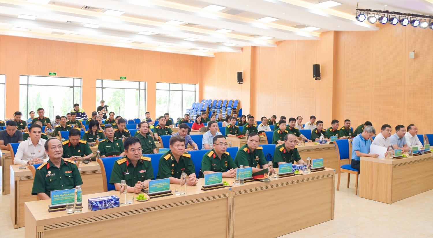 Cùng tham gia đoàn công tác có đại diện Hội CCB các tỉnh/thành phố, đại diện Hội CCB Khối 487, Hội Dầu khí Việt Nam. Về phía Petrovietnam có đại diện các ban chuyên môn Tập đoàn, đại diện Hội CCB Tập đoàn và Hội CCB các đơn vị.