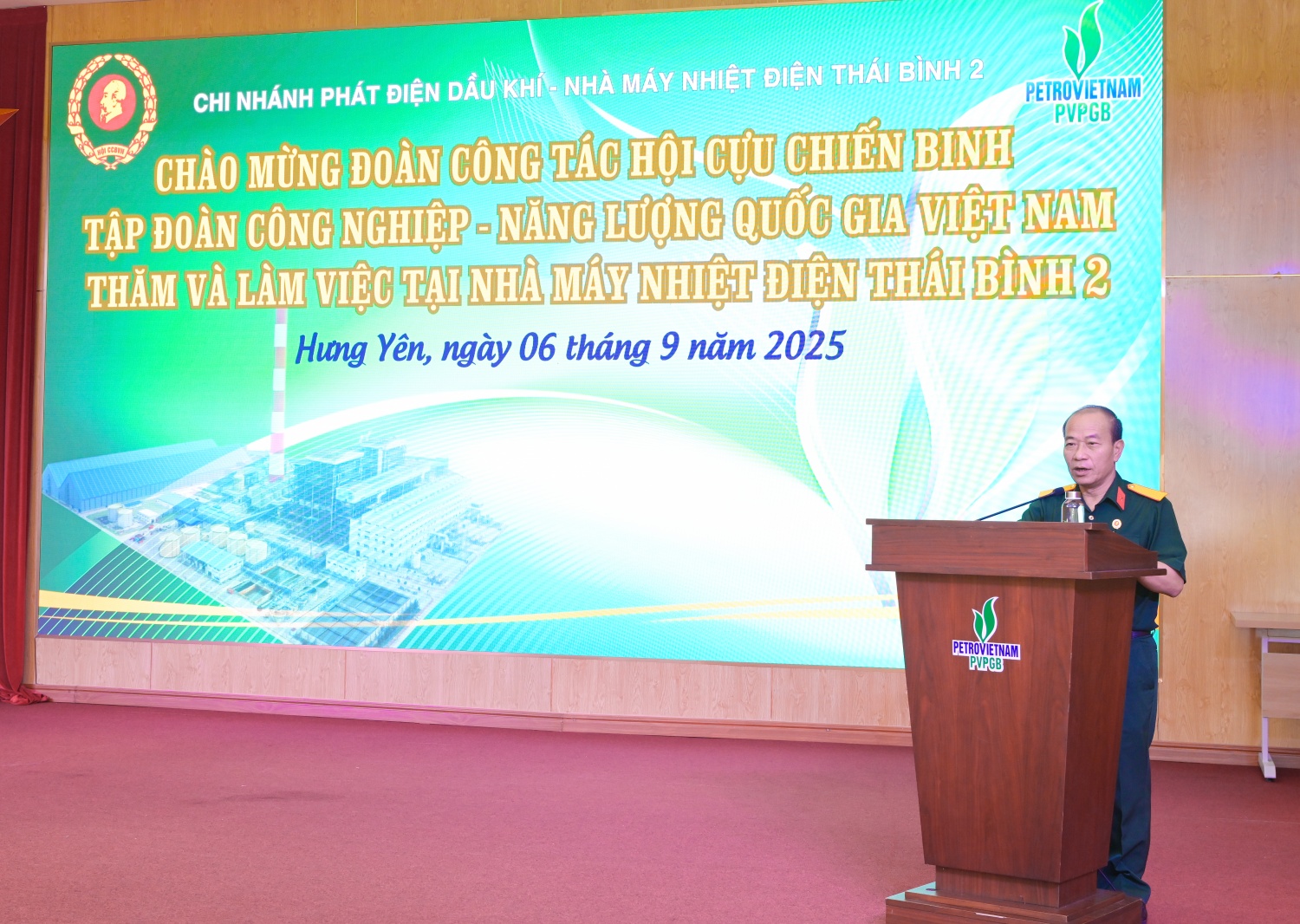 Đồng chí Phạm Quang Dũng - Ủy viên BTV Trung ương Hội CCB Việt Nam, Ủy viên BTV Đảng ủy, Chủ tịch Hội CCB Petrovietnam chia sẻ về quá trình hình thành và phát triển của NMNĐ Thái Bình 2