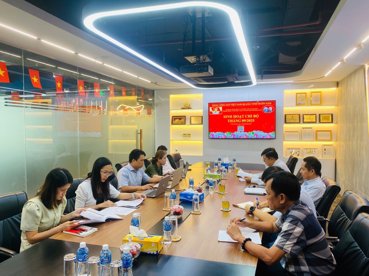 Chi bộ Công ty CP Vận tải Xăng dầu Phương Nam.