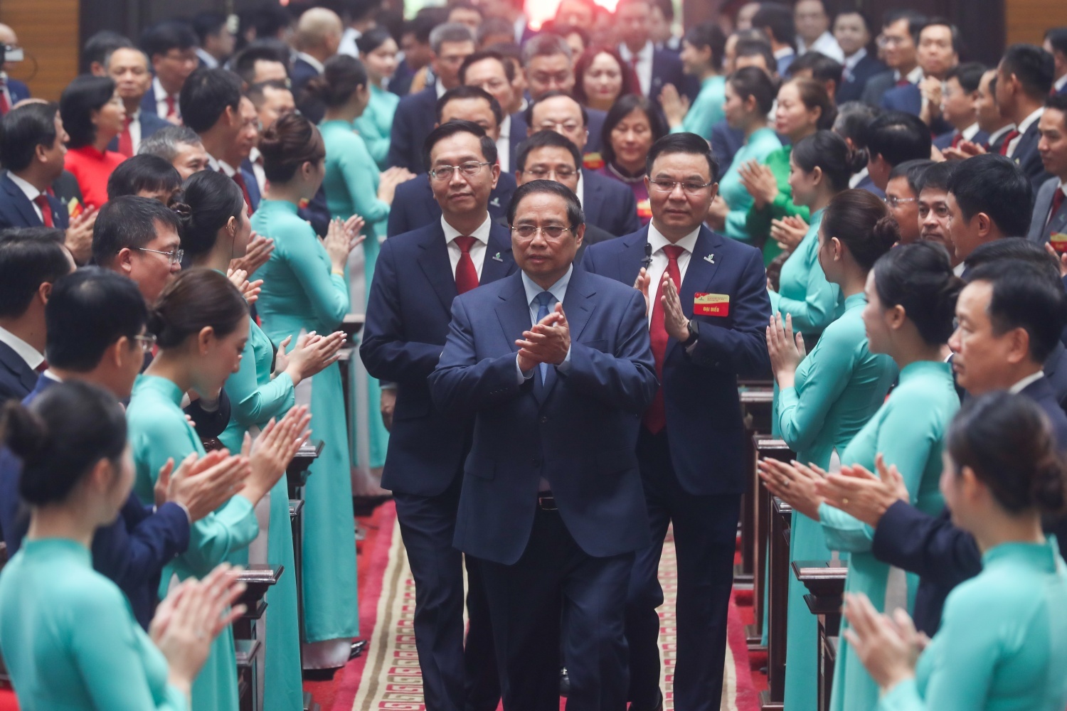 Petrovietnam đã đi qua chặng đường 50 năm đầy gian nan nhưng cũng rất đỗi tự hào. Ảnh: Thủ tướng Chính phủ Phạm Minh Chính tới dự và chỉ đạo Đại hội Đảng bộ Petrovietnam lần thứ IV, nhiệm kỳ 2025 – 2030