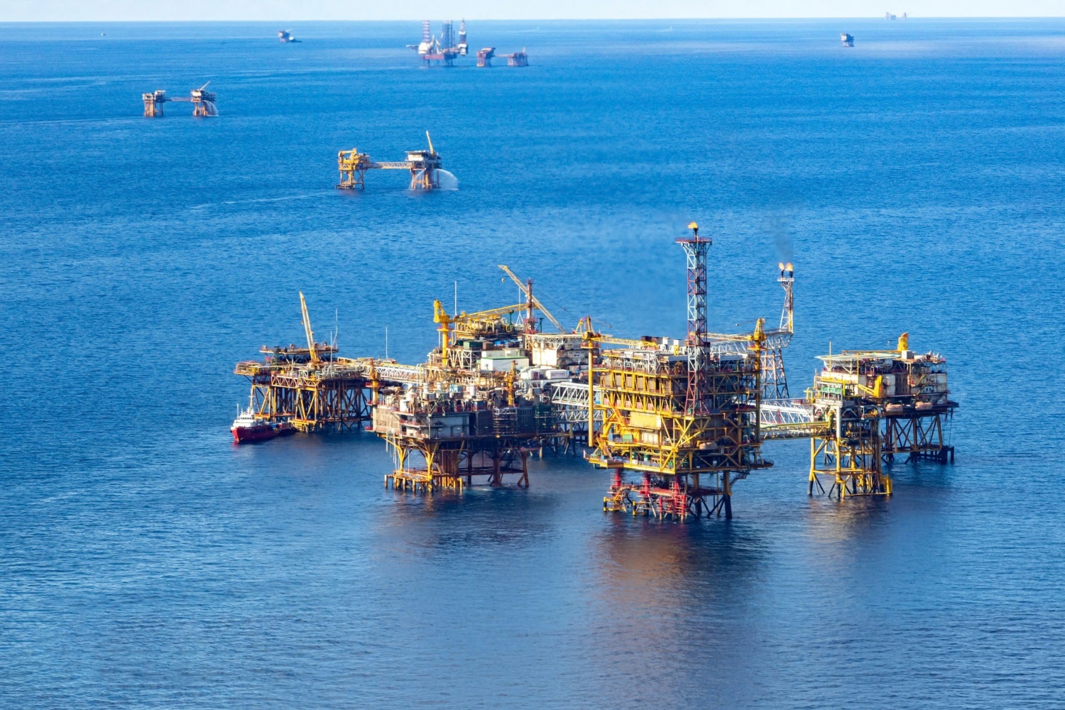 Petrovietnam tự hào đã thực hiện và hoàn thành ước nguyện của Chủ tịch Hồ Chí Minh về xây dựng một ngành công nghiệp dầu khí hiện đại.