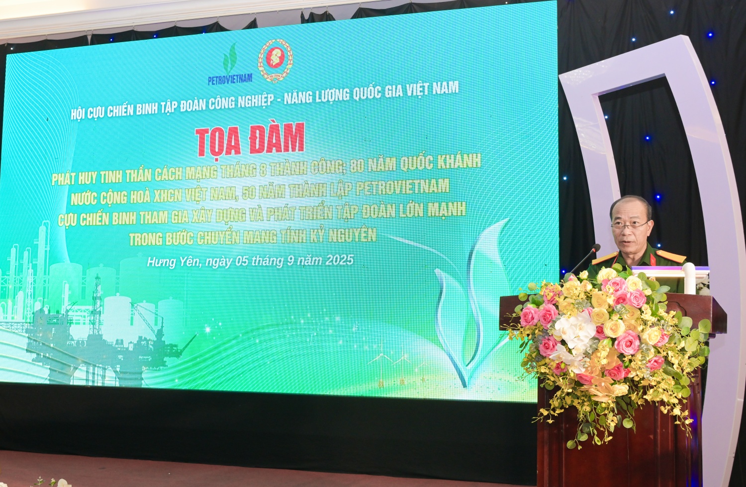 Đồng chí Phạm Quang Dũng, Chủ tịch Hội CCB Tập đoàn phát biểu khai mạc