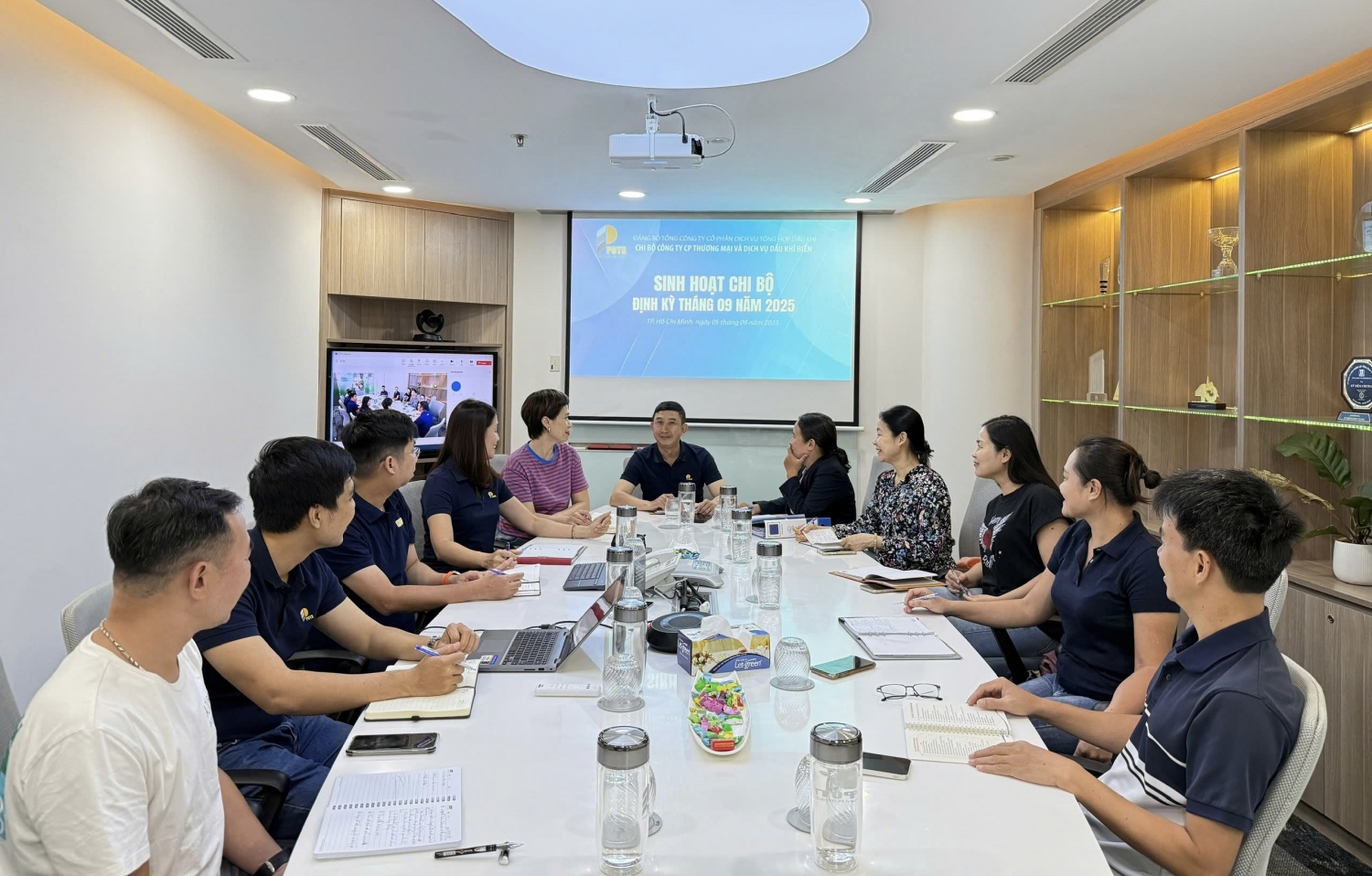 Chi bộ Công ty CP Thương mại và Dịch vụ Dầu khí Biển.