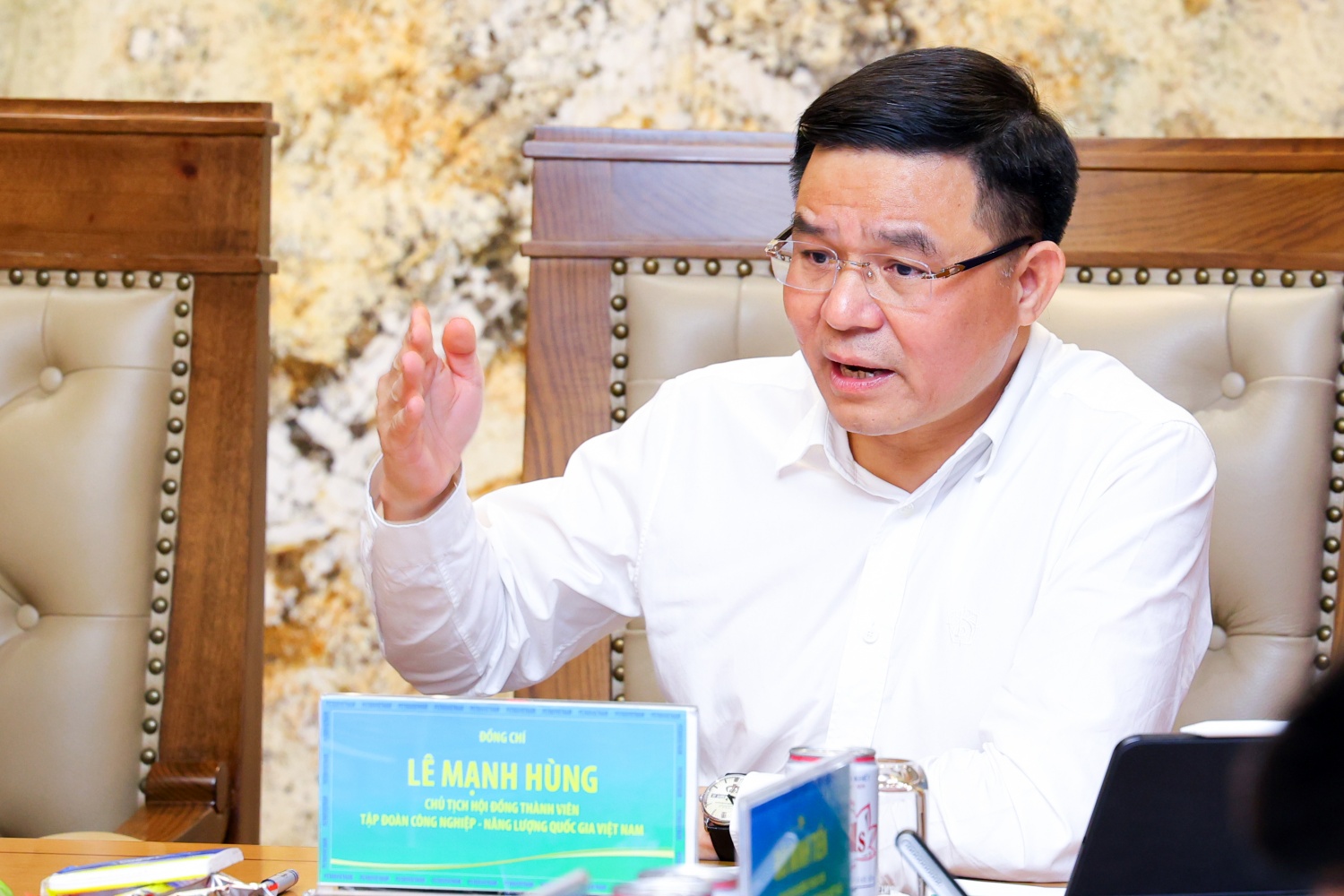 Chủ tịch HĐTV Petrovietnam Lê Mạnh Hùng nhấn mạnh, cần tối ưu mô hình đầu tư quốc tế, tạo thuận lợi và lực đẩy cho sự phát triển của các đơn vị thành viên