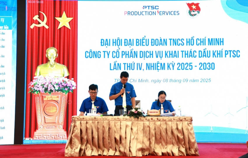 Đoàn Chủ tịch điều hành Đại hội.