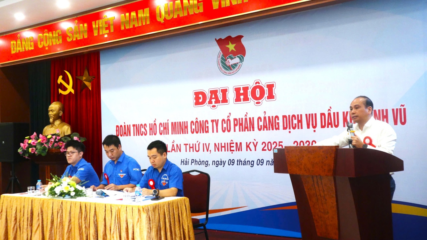 Đồng chí Nguyễn Hải Bằng, Bí thư Đảng ủy, Chủ tịch HĐQT PTSC Đình Vũ phát biểu chỉ đạo tại Đại hội.