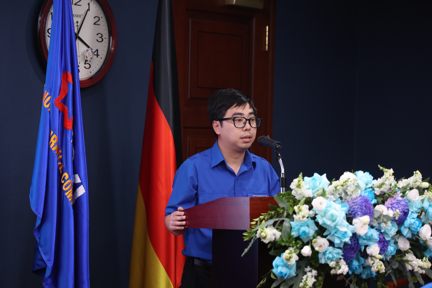 Đồng chí Phạm Đăng An - Bí thư Đoàn Thanh niên Petrovietnam ghi nhận những thành tích nổi bật của Đoàn Thanh niên PVI