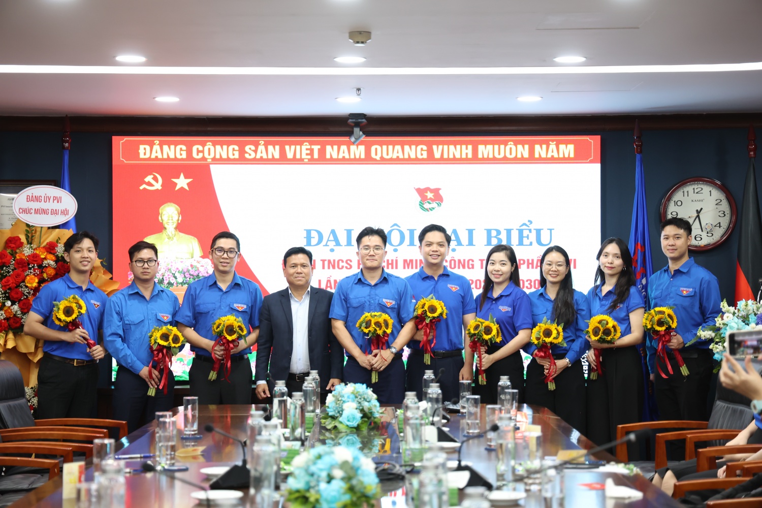 Ban Chấp hành Đoàn cơ sở PVI khóa VIII, nhiệm kỳ 2025-2030 ra mắt Đại hội.