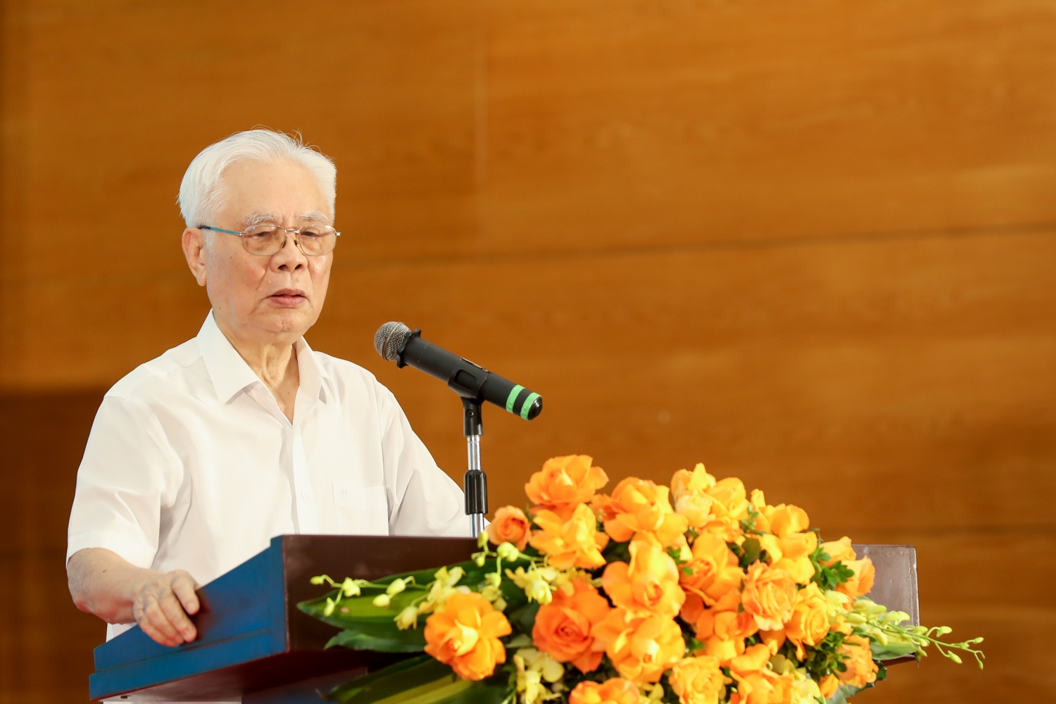Ông Nguyễn Đức Tuấn, nguyên Chủ tịch Công đoàn Tập đoàn Dầu khí Việt Nam, chia sẻ: Công đoàn đã có nhiều đóng góp quan trọng vào sự ổn định và phát triển của Tập đoàn, đặc biệt trong những giai đoạn đầu đầy khó khăn. Công đoàn không chỉ là chỗ dựa tinh thần, mà còn đồng hành trong việc bảo vệ quyền lợi, chăm lo đời sống cán bộ, công nhân viên (Ảnh: Phong Sơn).