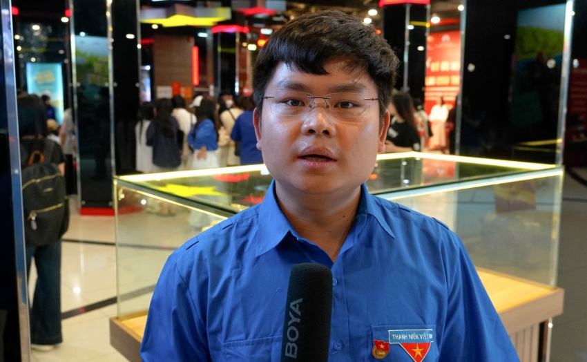 Anh Đỗ Ngọc Minh, Ban Kiểm soát nội bộ Tập đoàn cho biết, thông qua bộ phim bản thân cảm thấy thêm trân trọng những ngày tháng độc lập mà các bậc cha anh đã hy sinh, mất mát để có được hòa bình như ngày hôm nay.