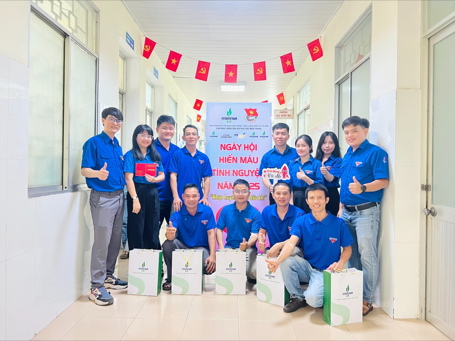 Đoàn viên, thanh niên các đơn vị thuộc Petrovietnam tại miền Trung hào hứng với hoạt động ý nghĩa, nhân văn trong Ngày hội hiến máu tình nguyện năm 2025.
