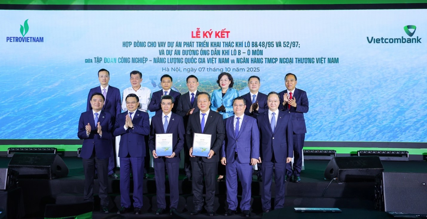 Petrovietnam và Vietcombank ký hợp đồng tín dụng hơn 1 tỷ USD
