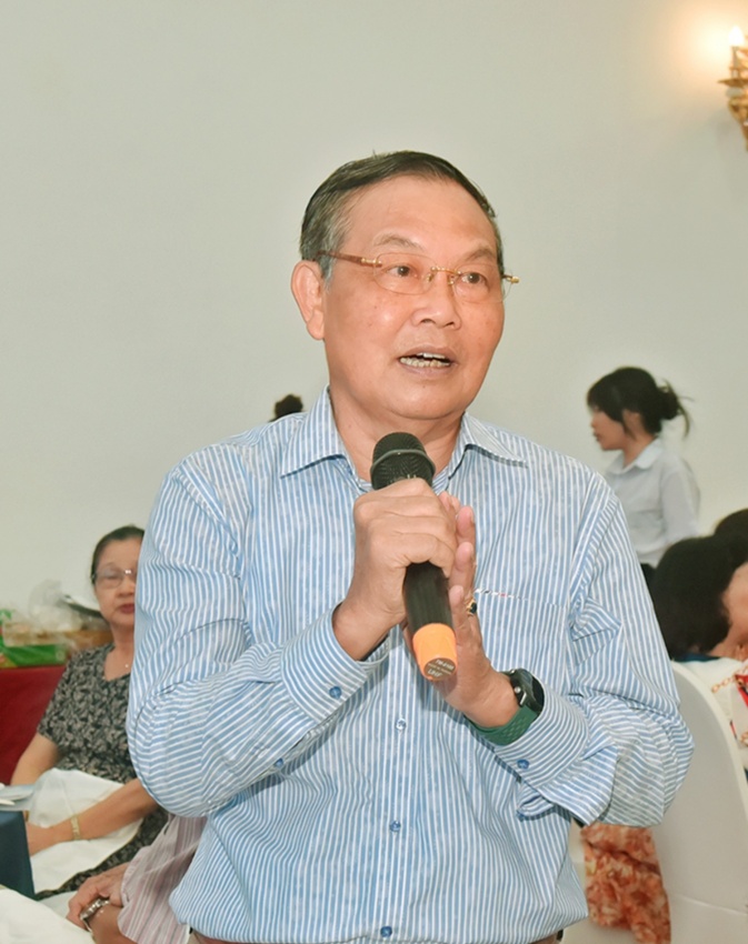 Ông Trương Thành Công - Phó Chủ tịch Liên hiệp các Hội Khoa học Kỹ thuật TP. Hồ Chí Minh chúc mừng 50 năm thành lập Petrovietnam