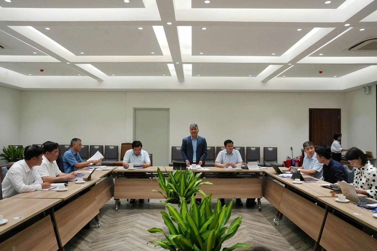 Tách dự án độc lập về bồi thường, hỗ trợ, tái định cư: Tạo thuận lợi cho Dự án điện hạt nhân Ninh Thuận Thứ trưởng Bộ Tư pháp Nguyễn Thanh Tú chủ trì Hội đồng thẩm định Dự thảo Nghị quyết của Chính phủ về tách nội dung bồi thường, hỗ trợ, tái định cư thuộc dự án điện hạt nhân Ninh Thuận thành dự án độc lập (Ảnh: PLVN)