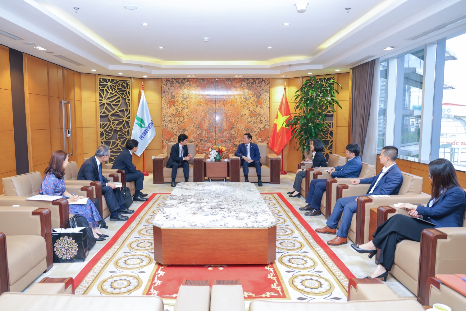 Tổng Giám đốc Petrovietnam Lê Ngọc Sơn tiếp lãnh đạo Mitsui