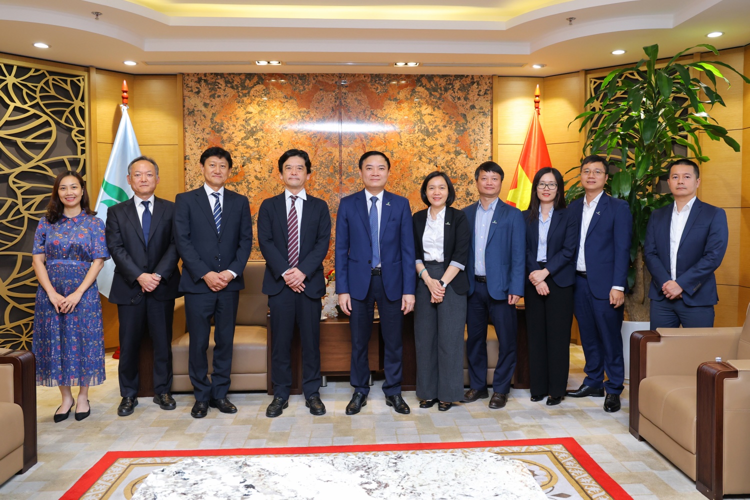 Lãnh đạo Petrovietnam và Mitsui tại buổi làm việc