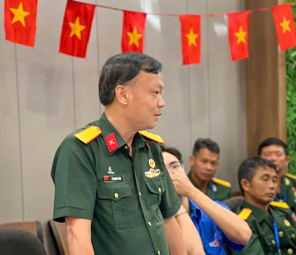 Đồng chí Lê Quang Toán - Phó Chủ tịch thường trực Hội CCB Petrovietnam ghi nhận và đánh giá cao kết quả mà Hội CCB PETROSETCO đạt được. Đồng chí Lê Quang Toán - Phó Chủ tịch thường trực Hội CCB Petrovietnam ghi nhận và đánh giá cao kết quả mà Hội CCB PETROSETCO đạt được.