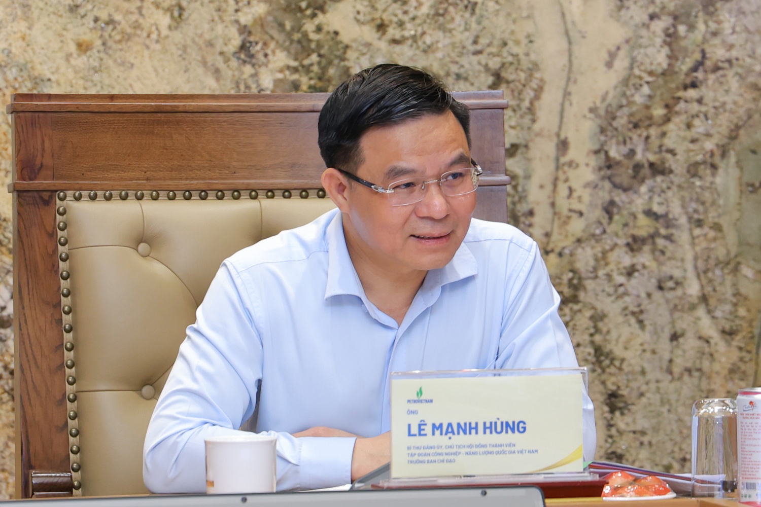 Chủ tịch HĐTV Petrovietnam Lê Mạnh Hùng: Toàn Tập đoàn thống nhất ứng dụng triển khai “AI-First” đưa vào hoạt động quản trị, sản xuất, kinh doanh.