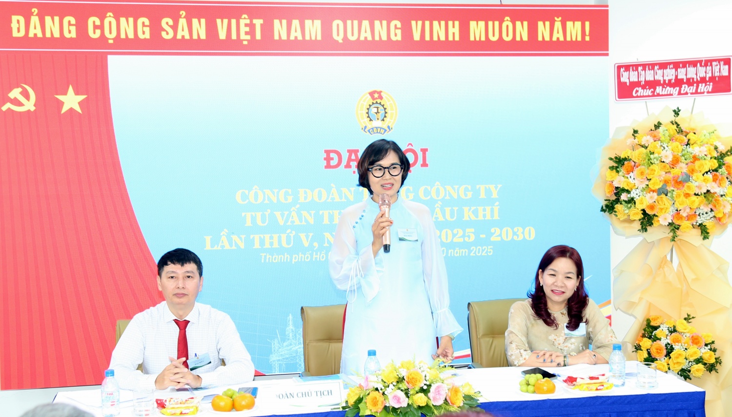 Công đoàn PVE: Đổi mới, đoàn kết, vì sự phát triển bền vững Đồng chí Lê Mai Phương trình bày báo cáo tổng kết nhiệm kỳ 2023-2025 với nhiều tín hiệu tích cực.