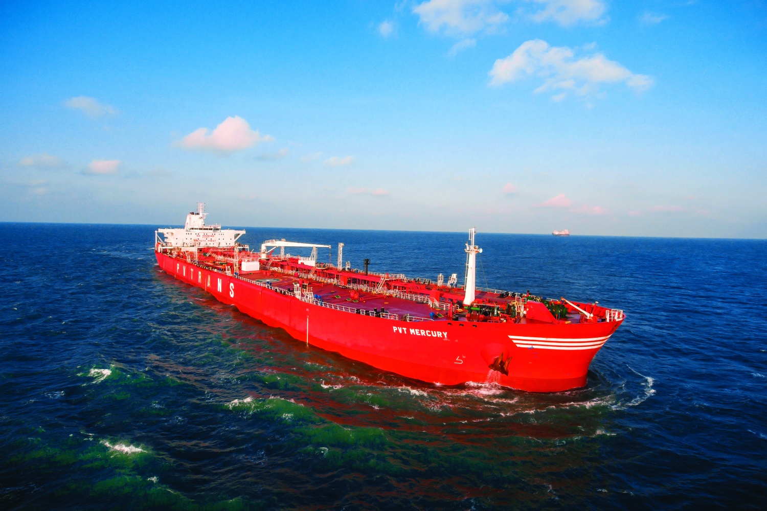 Hiện PVTrans sở hữu đội tàu gồm 61 chiếc với tổng trọng tải hơn 1,7 triệu DWT, trong đó hơn 90% đang hoạt động trên các tuyến vận tải quốc tế.