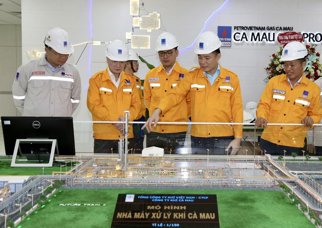 Tổng Giám đốc Petrovietnam Lê Ngọc Sơn thăm Cụm Khí - Điện - Đạm Cà Mau