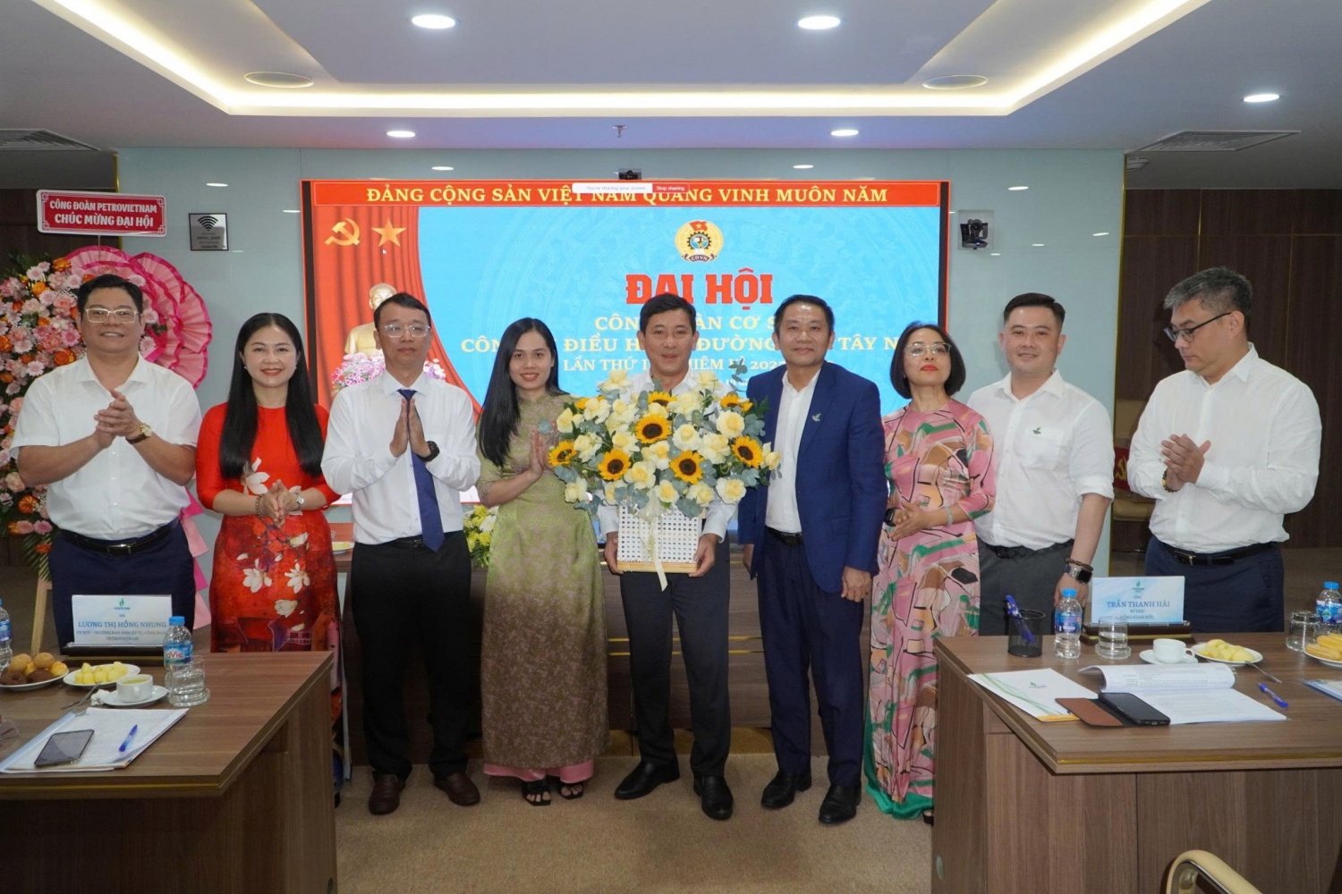 Ban Chấp hành Công đoàn cơ sở SWPOC khóa III, nhiệm kỳ 2025-2030 ra mắt Đại hội.