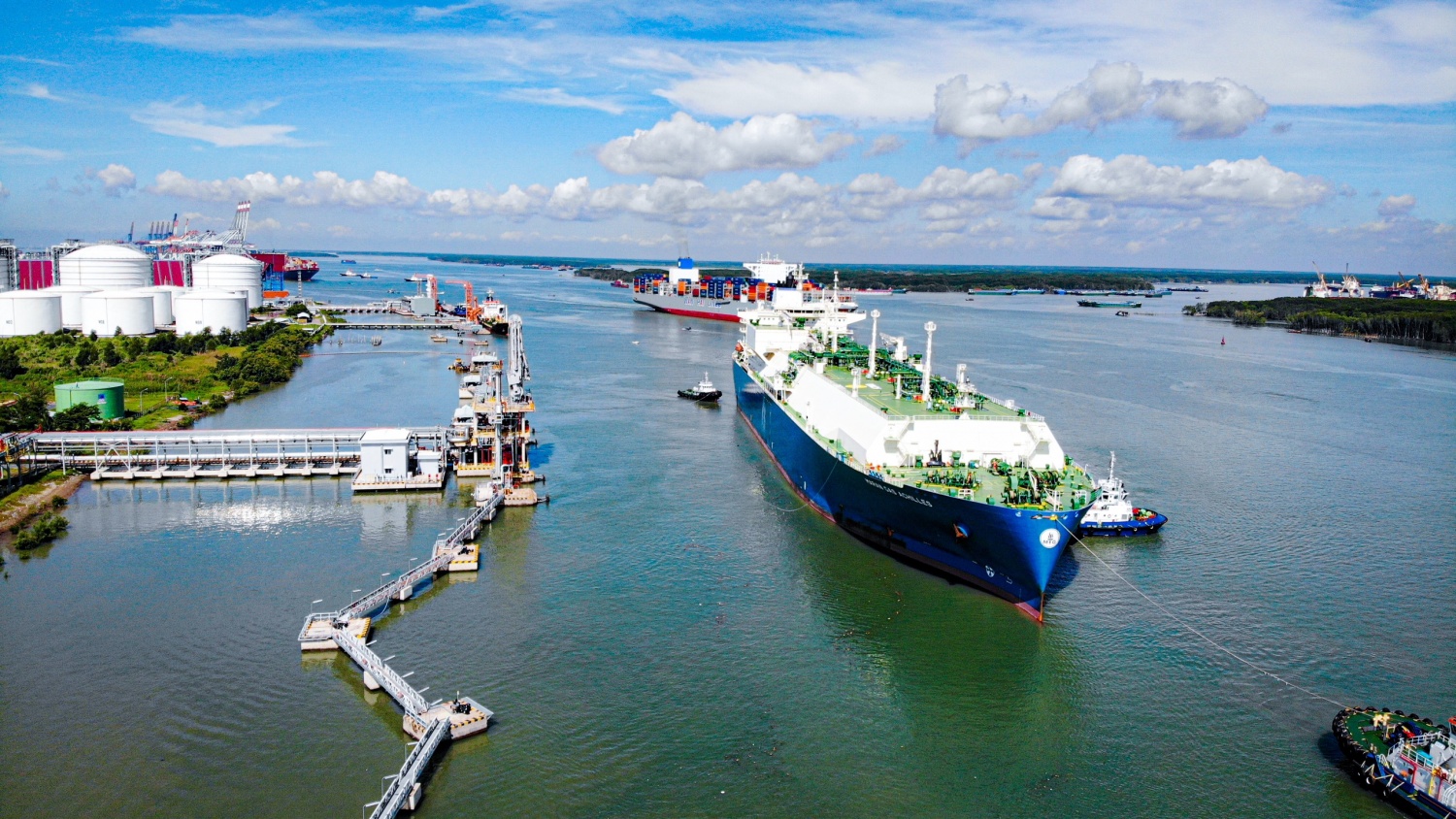 Kho cảng LNG Thị Vải 1 triệu tấn.
