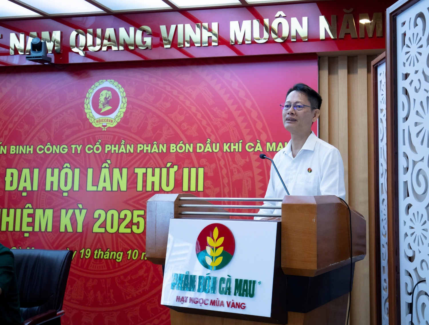 Đồng chí Trần Chí Nguyện - Phó Tổng Giám đốc Công ty đánh giá cao những đóng góp thiết thực của Hội CCB