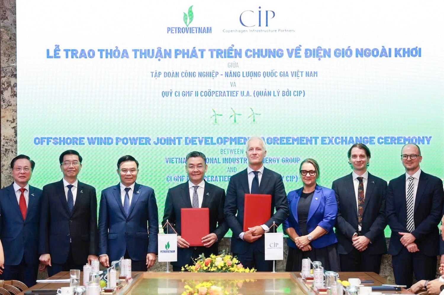 Petrovietnam và CIP trao thỏa thuận phát triển chung về điện gió ngoài khơi vào ngày 22/8/2025