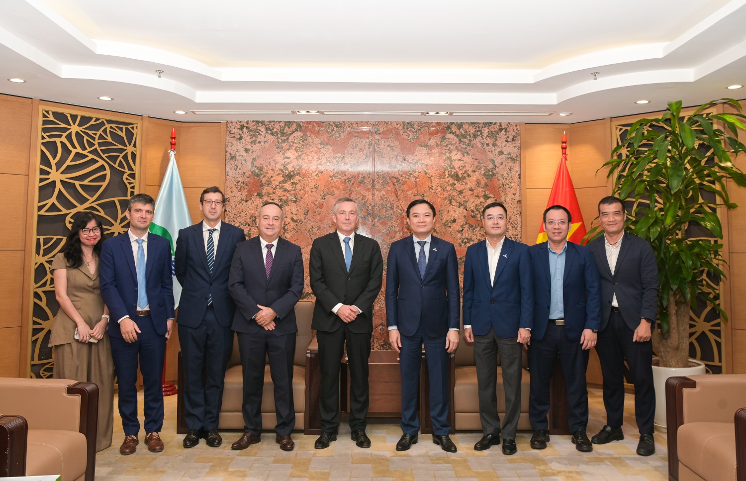 Lãnh đạo Petrovietnam tiếp và làm việc với đoàn công tác Perenco