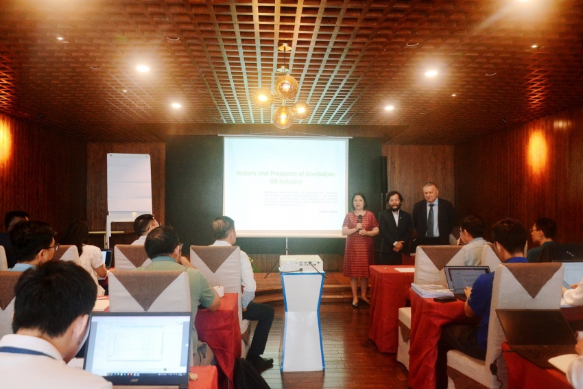 Bà Nguyễn Thị Mỹ Hạnh, Phó Trưởng Phòng Đào tạo - Ban Quản trị Nguồn nhân lực Petrovietnam phát biểu khai mạc khóa đào tạo.