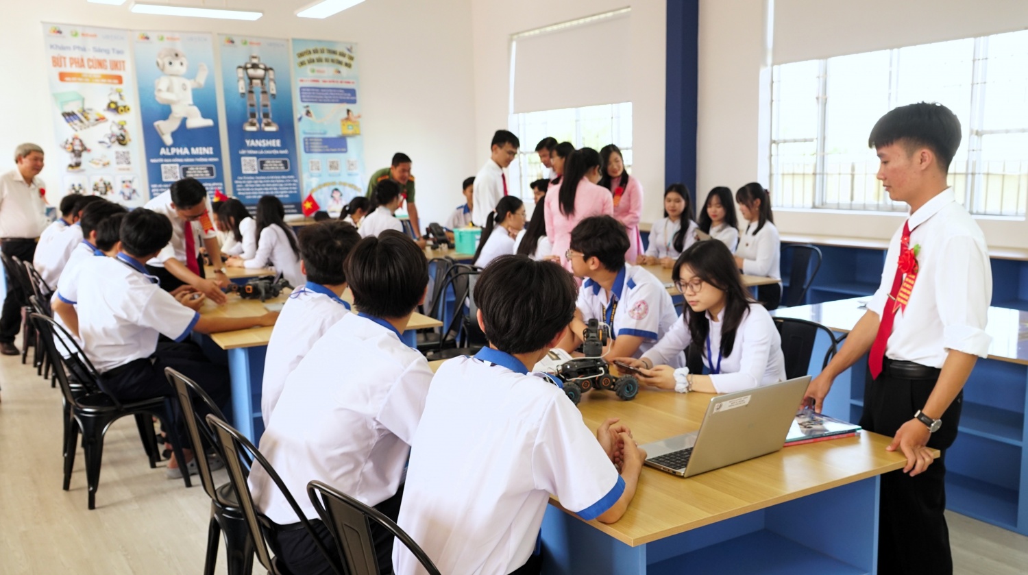 Không gian phòng thực hành STEM tại Trường THPT Võ Văn Kiệt.